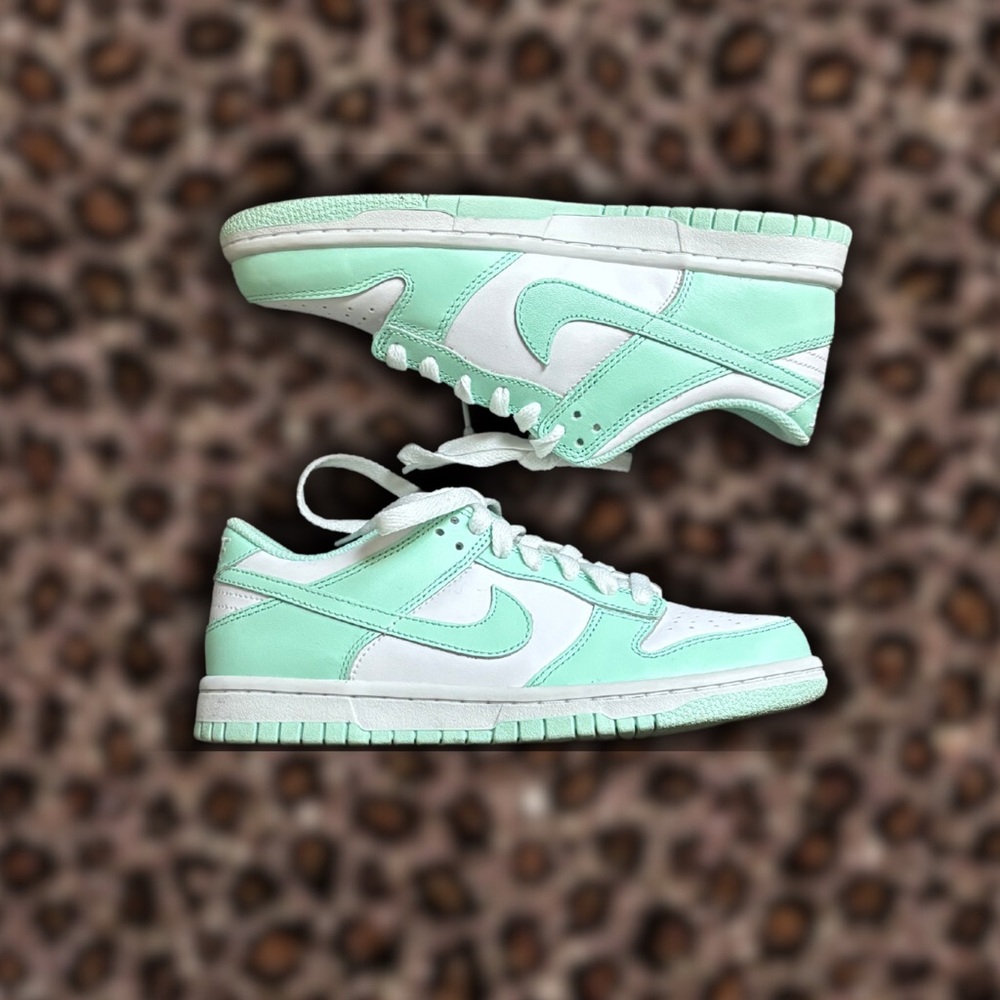 mint green nike dunks